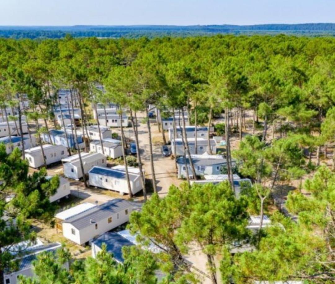 Sbvacances Mobil Home 3Ch 2Sdb Sur Magnifique Emplacement Avec Vue Sur La Foret Des Landes Saint-Julien-en-Born Exterior photo